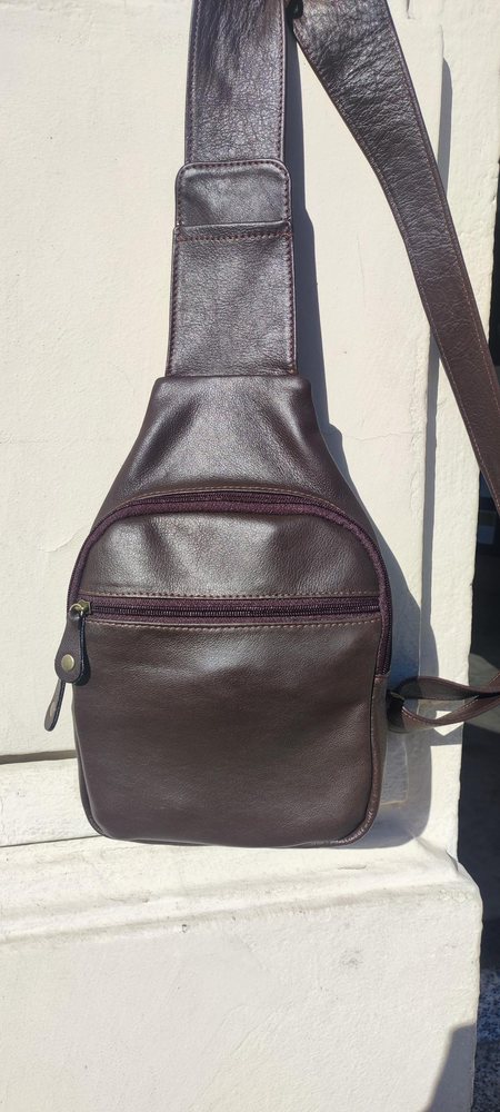 Morral de cuero cruzado