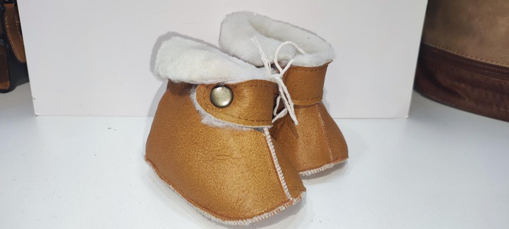 Botas de cuero y corderito para bebé