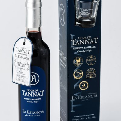 Licor de vino tannat con shot