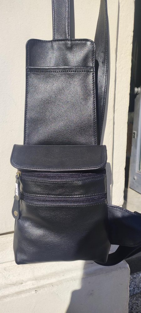 Mochila cruzada de cuero