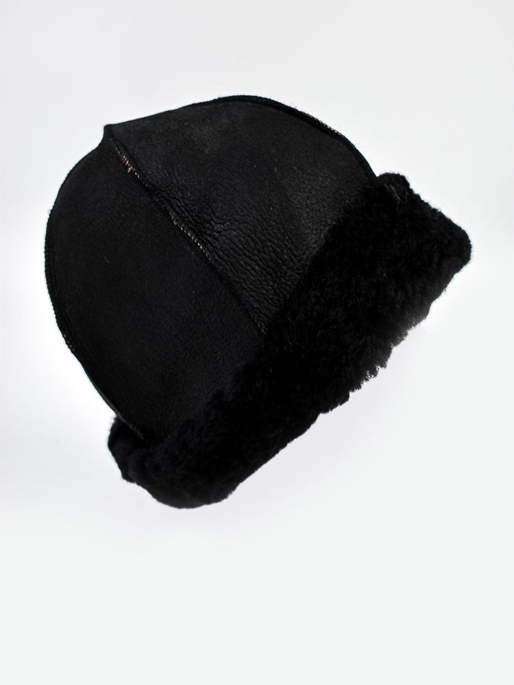 Gorro de cuero y corderito